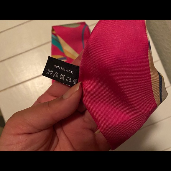 🔴SOLD🔴Pink Authentic Chanel Bandeau Scarf Twilly - Picture 7 of 9